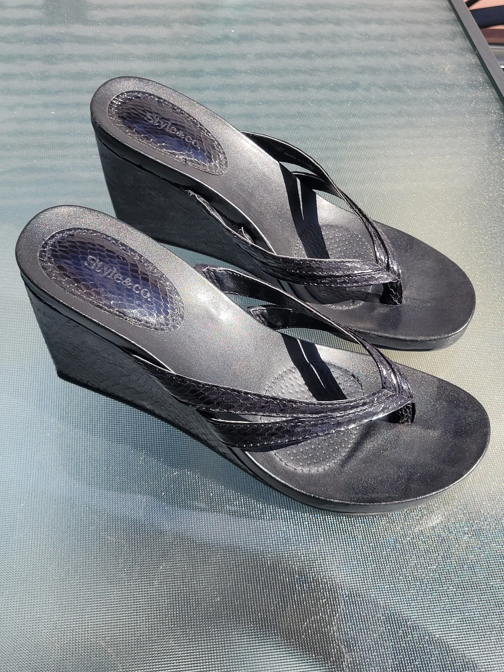 Style & Co. Women's Black Wedge Thong Sandals (size 7)